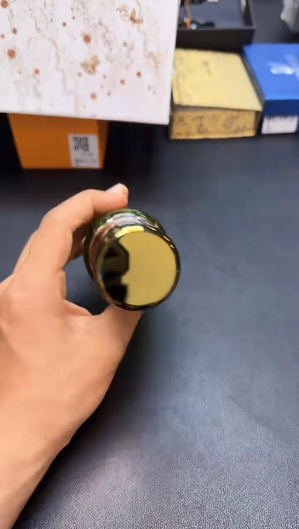 瓷片全新正品一件不留@@WE688