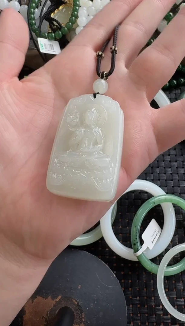 颈饰未镶嵌和田玉晴白观音牌