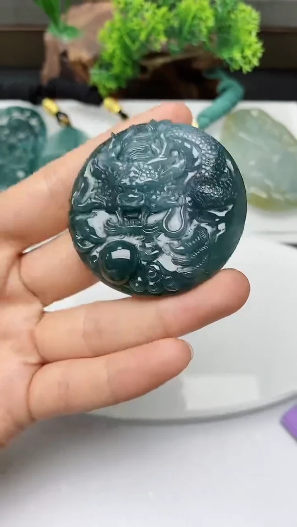 【闪购商品】翡翠颈饰未镶嵌