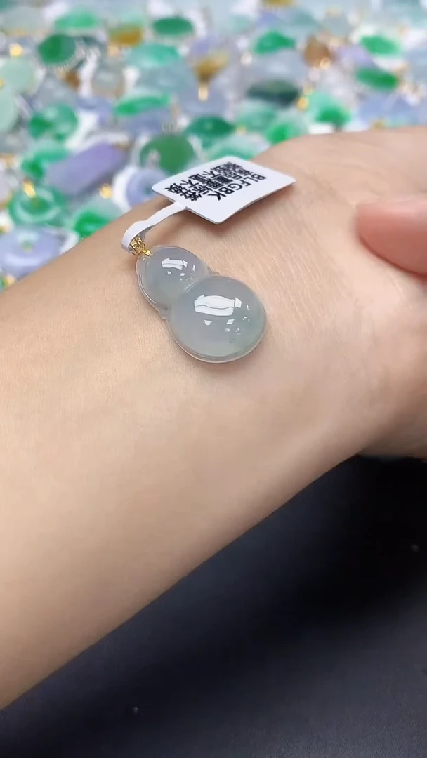翡翠18K金镶嵌颈饰天然缅甸a货翡翠