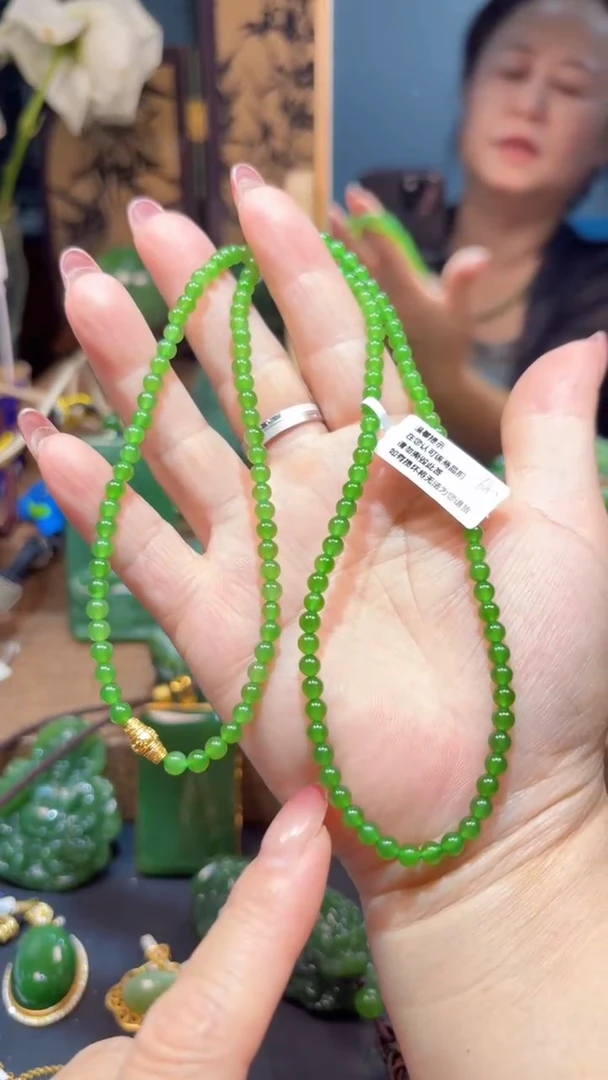 和田玉（碧玉）未镶嵌颈饰1