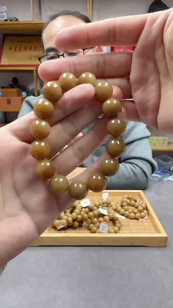 未镶嵌手链和田玉14且末黄金糖