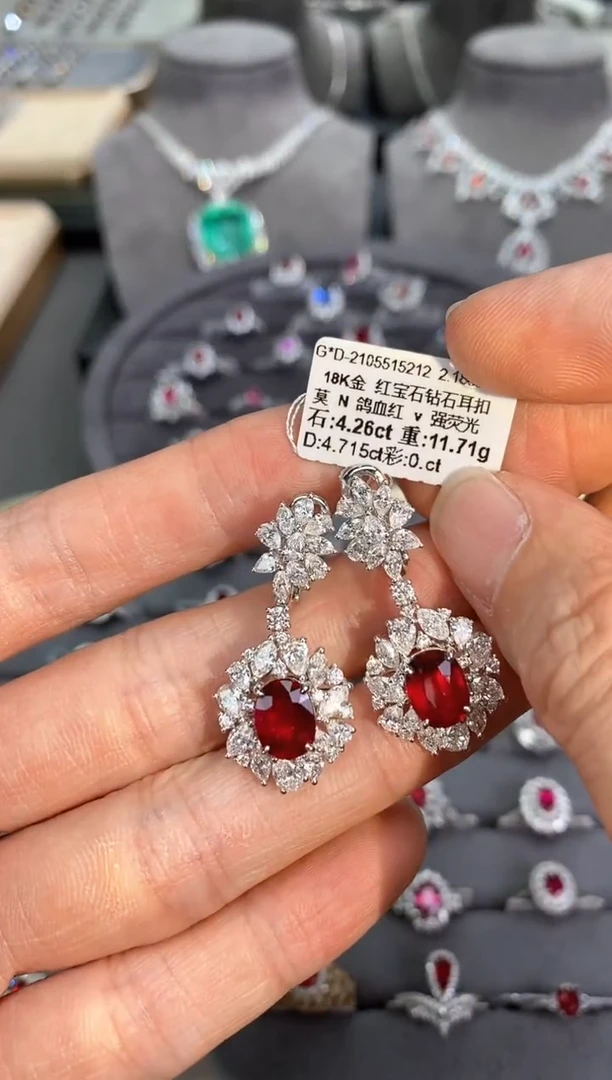 耳饰18K金镶嵌红宝石【闪购】4.26ct/无烧鸽血红