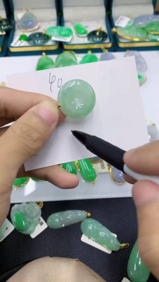 颈饰未镶嵌翡翠翡翠