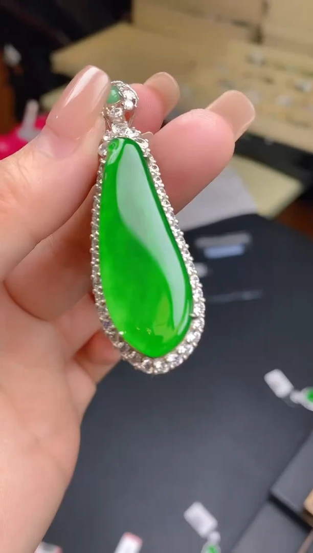 【闪购商品】翡翠吊坠(不含链)未镶嵌翡翠吊坠