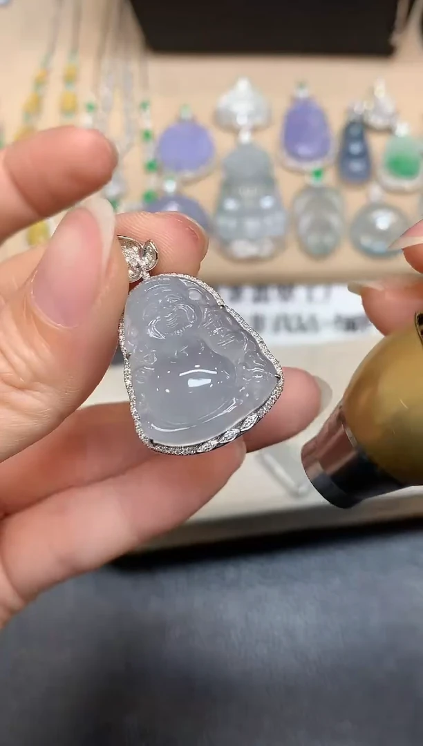 颈饰18K金镶嵌翡翠财神【无服务费