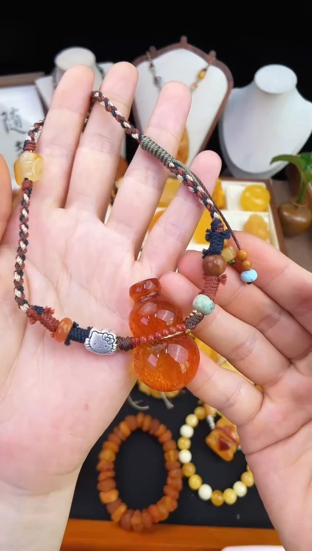 琥珀未镶嵌珠宝奇石A****?柒月