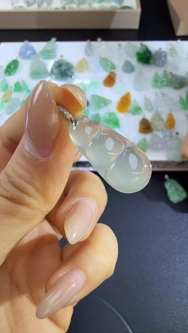 颈饰18K金镶嵌翡翠冰*檬H1010-1501-251