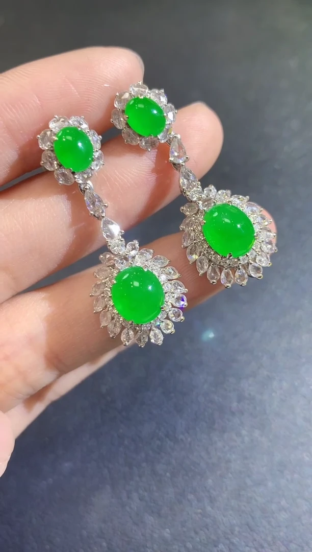 18K金镶嵌翡翠耳饰A55