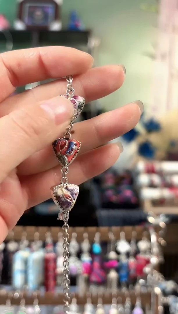 彩云南阁非遗老绣004