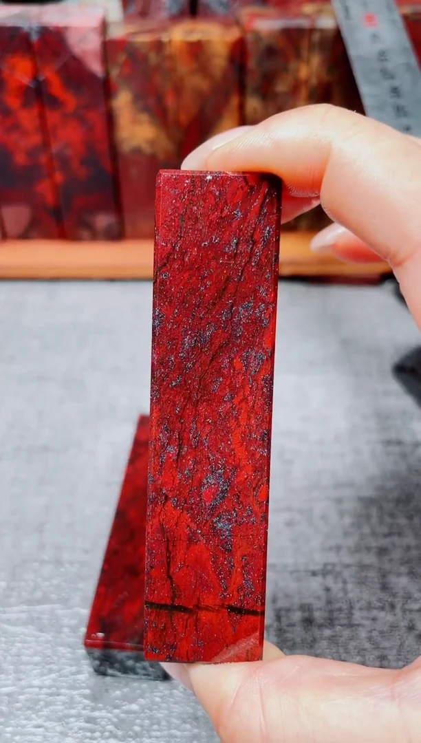 玉吾**君桂林鸡血玉素章2.0左右红111