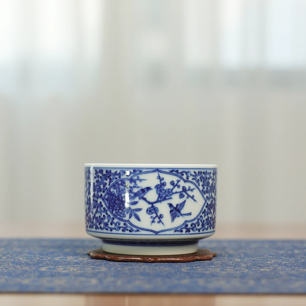 【小乔赏瓷】景德镇慎静斋青花缠枝莲开窗鸳鸯直筒主人杯（sjz20）