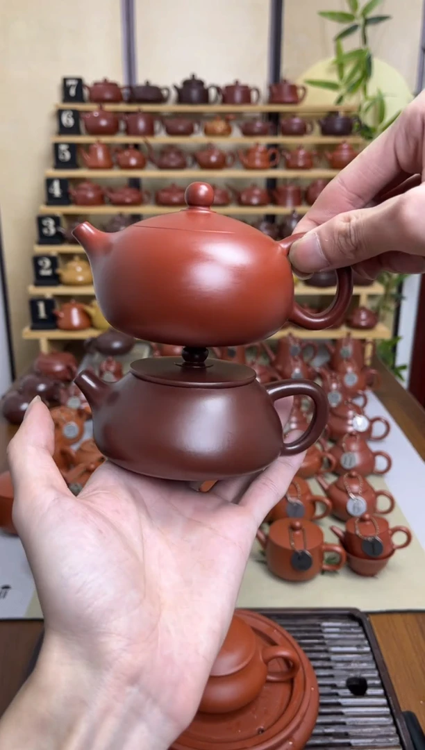 木**呀朱泥内嵌扁西施200cc+紫泥石瓢150cc(2滤网壶承+8个杯