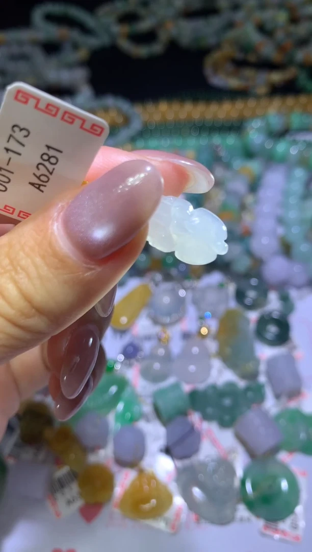 【闪购商品】翡翠颈饰未镶嵌MJX054256