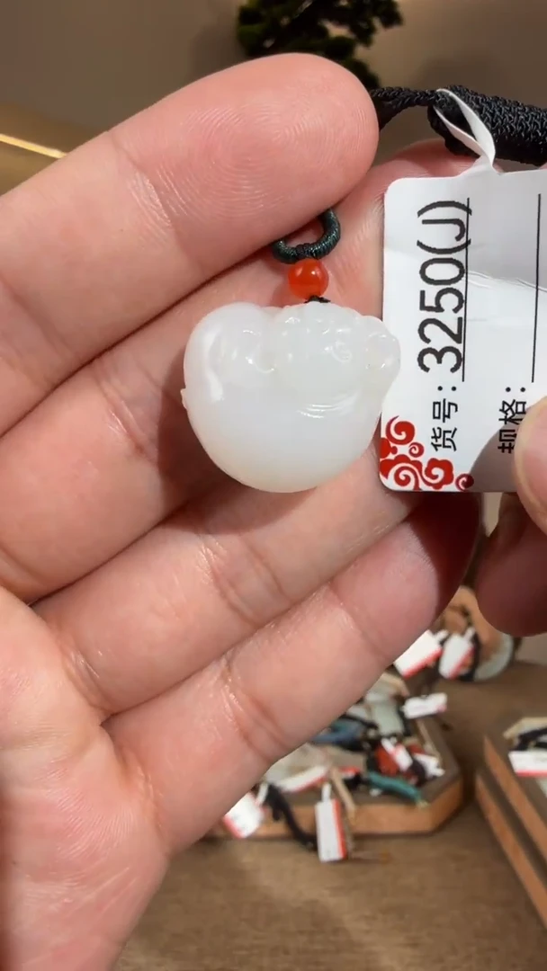 颈饰未镶嵌和田玉J