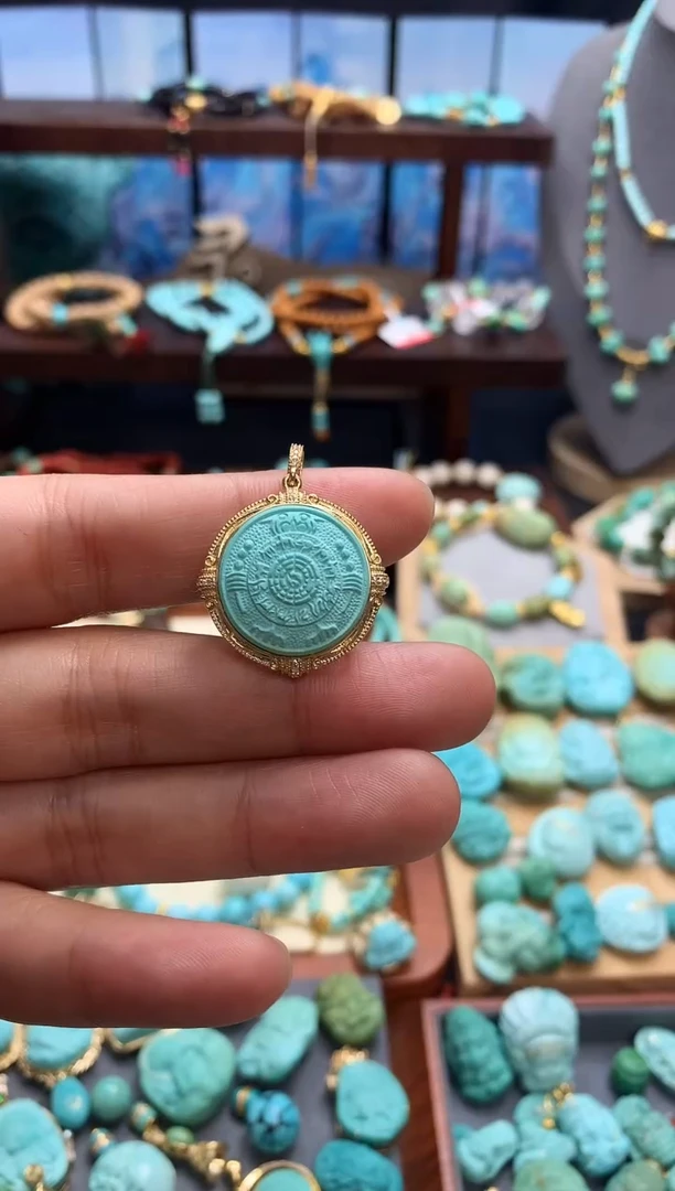 18K金镶嵌绿松石颈饰九宫八卦