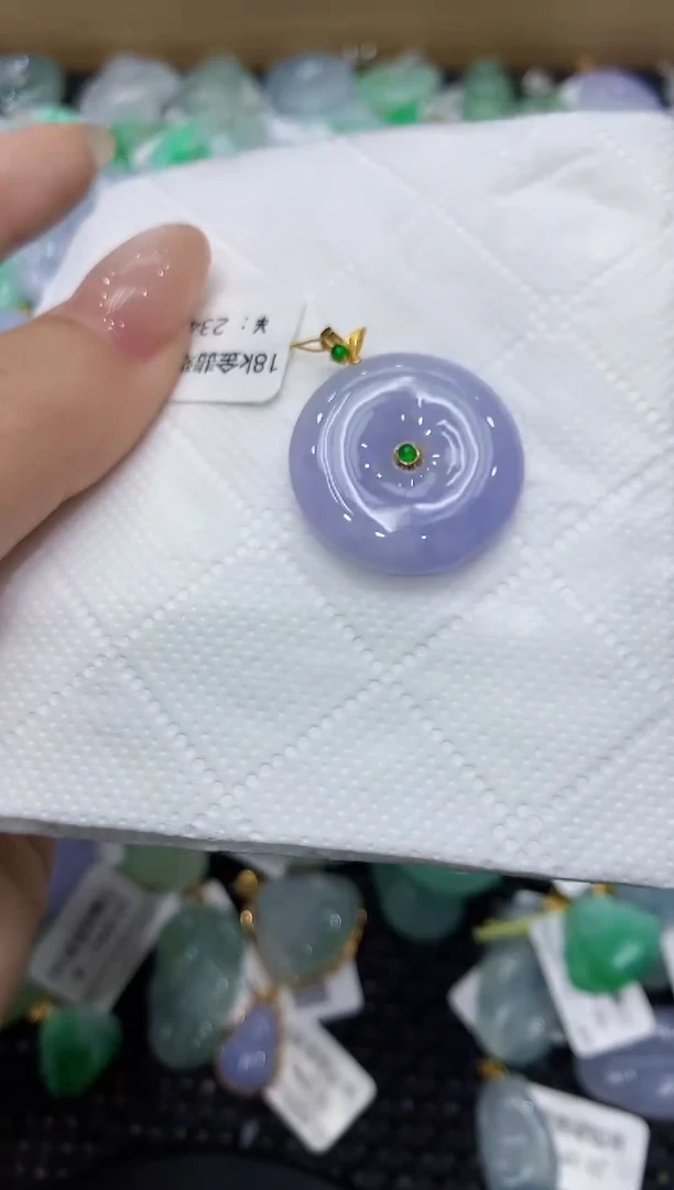 翡翠18K金镶嵌颈饰111111111111