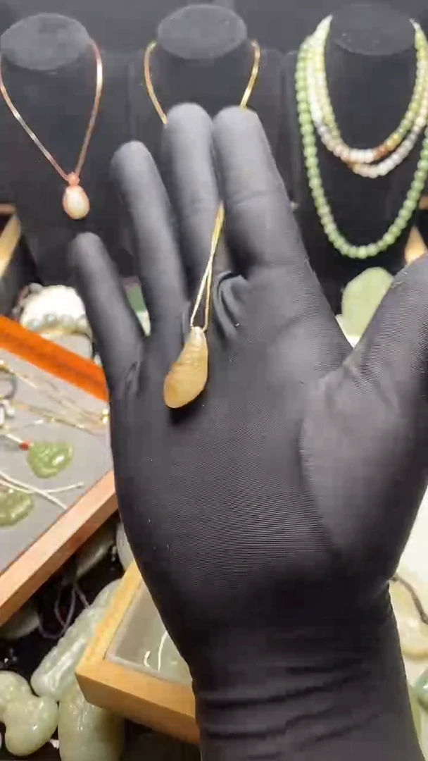 吊坠(赠链)未镶嵌和田玉9