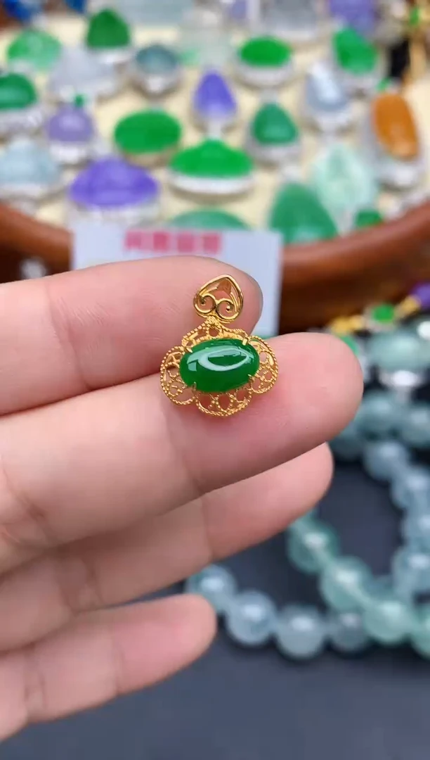 颈饰18K金镶嵌翡翠290-中国好珍宝