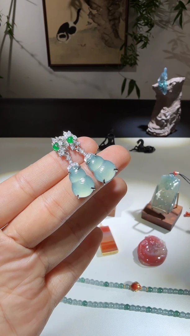 未镶嵌翡翠耳饰葫芦