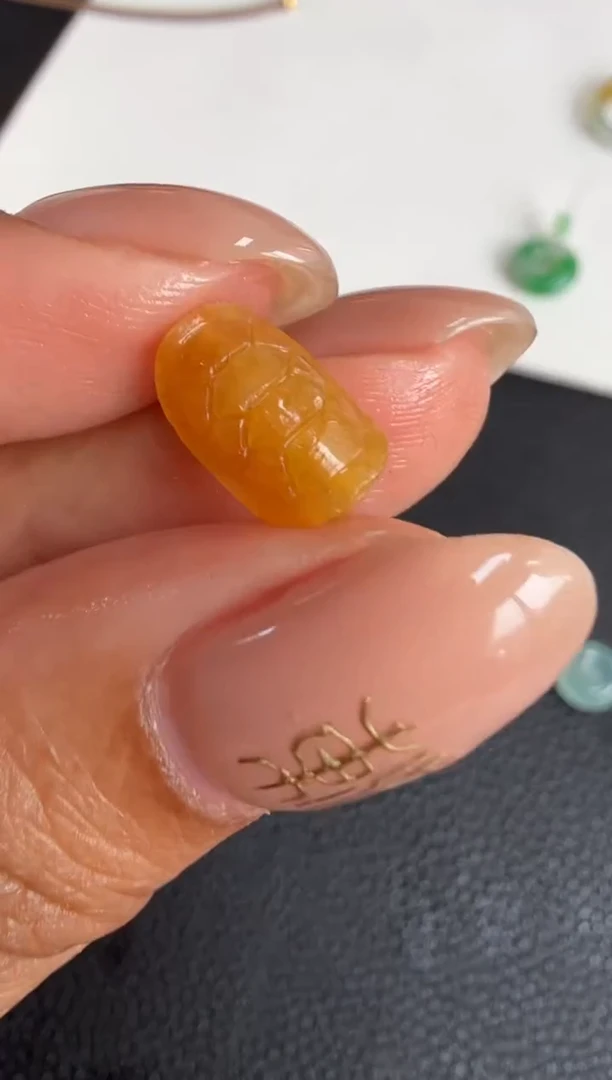 未镶嵌定制翡翠11.3*7.4*4.2龟背260+26