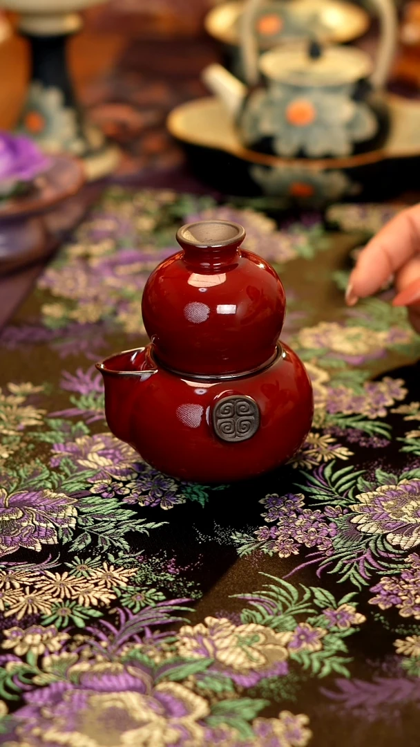 故宫红葫芦一壶两杯··········