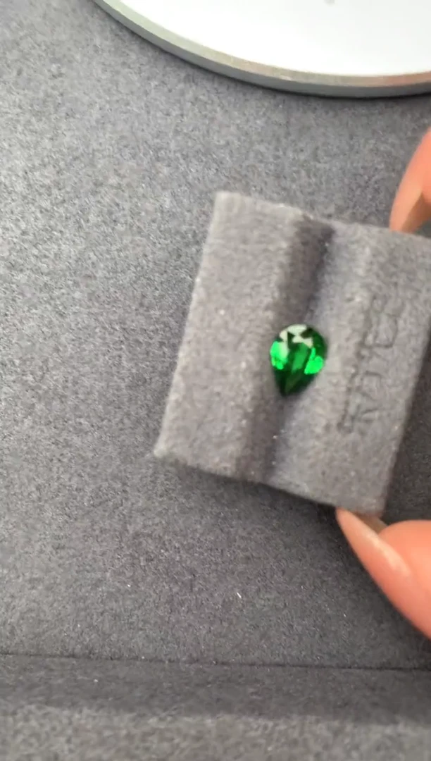 未镶嵌珠宝半成品石榴石1ct沙弗莱 FH 定制