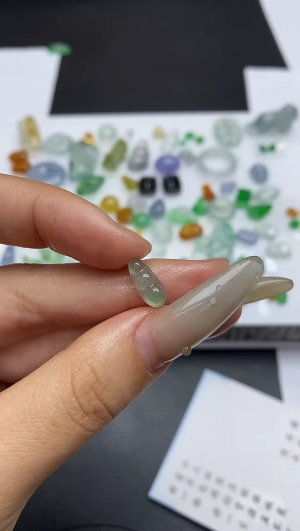 未镶嵌定制翡翠翡翠毛货~