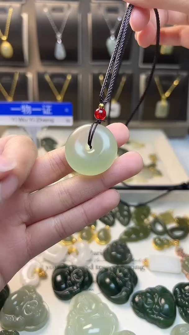 未镶嵌蛇纹石玉吊坠(不含链) 未镶嵌 蛇纹石玉 吊坠(不含链)