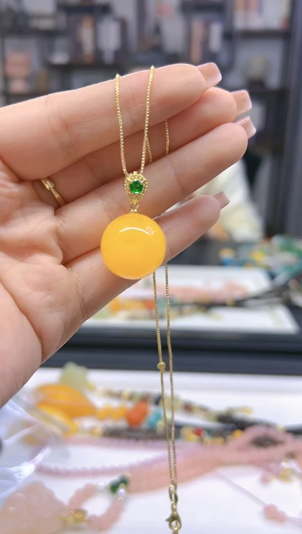 【闪购商品】蜜蜡吊坠(赠链)银S925镀金镶嵌D02