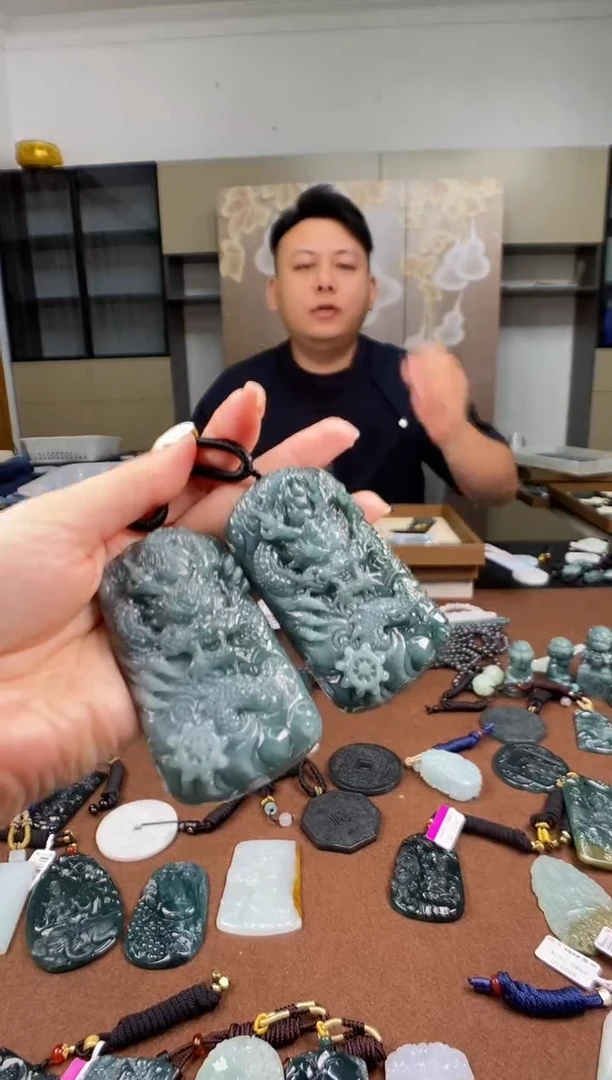 颈饰未镶嵌翡翠 多样性发其一