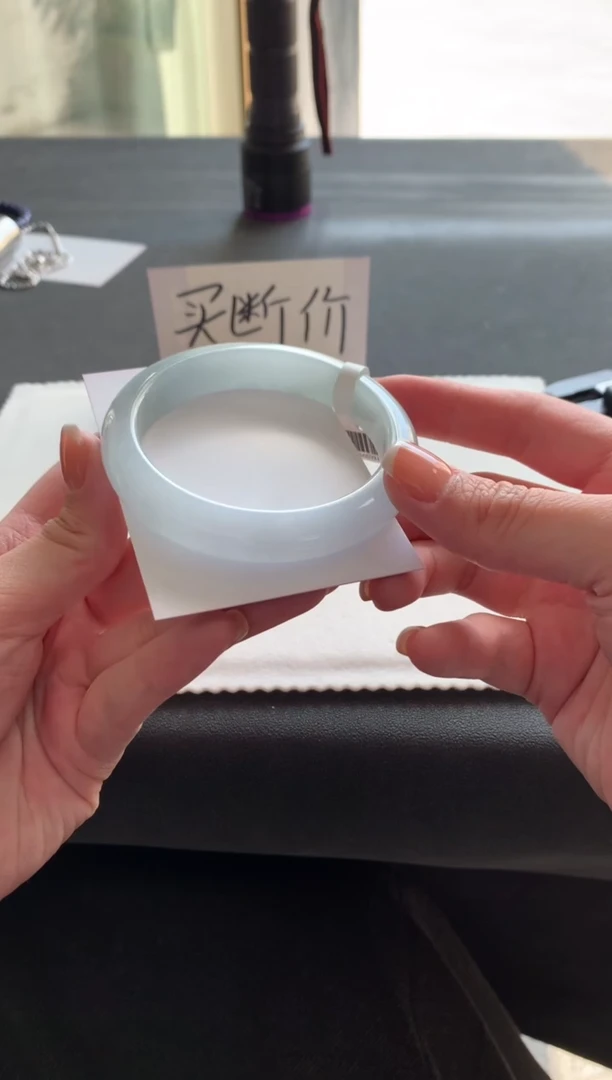 【闪购商品】翡翠手镯未镶嵌58.4正圈Y1156买断