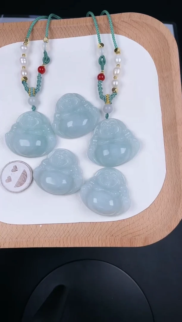 翡翠未镶嵌颈饰LC026翡翠油冰薄荷绿中佛+送同款绳子多样性发其一