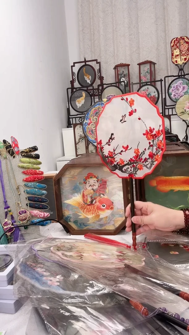 扇子苏绣作品手工团扇
