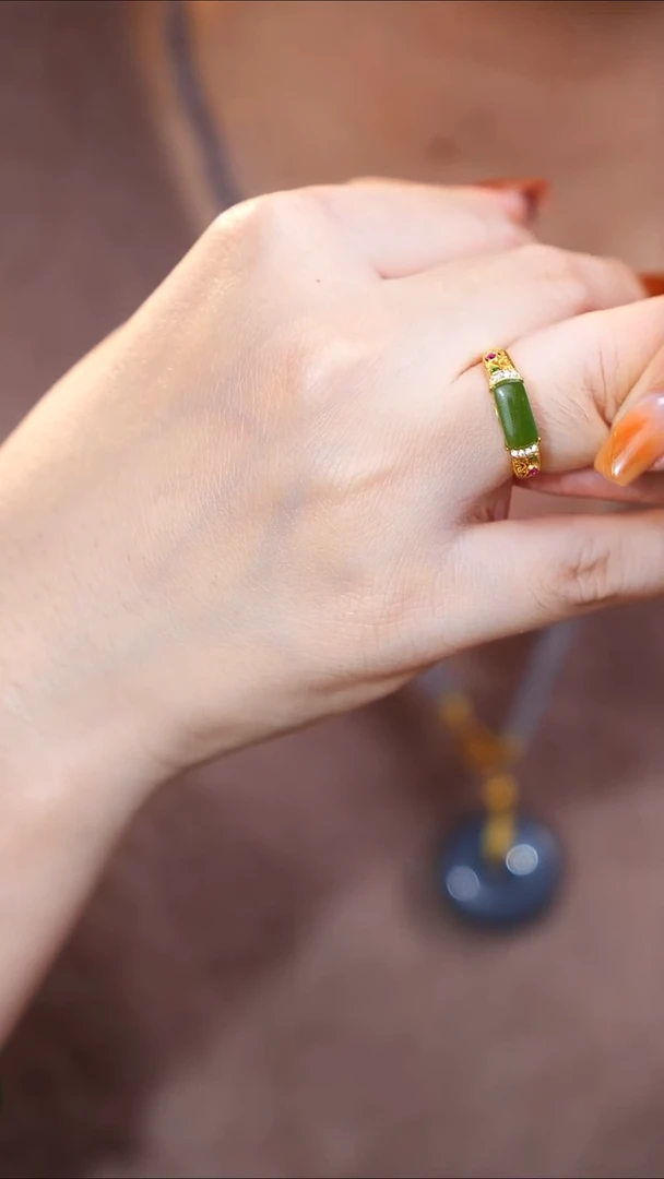 银S925镶嵌戒指和田玉马鞍戒指