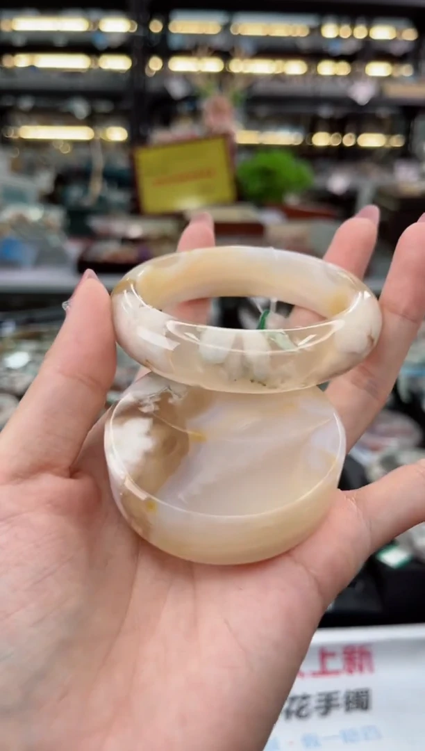 【闪购商品】石英质玉手镯未镶嵌55圈口（赠品镯心）3488498