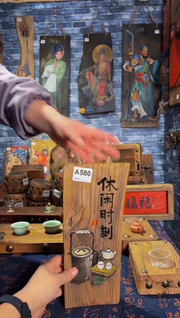 风化老门板丙烯画
