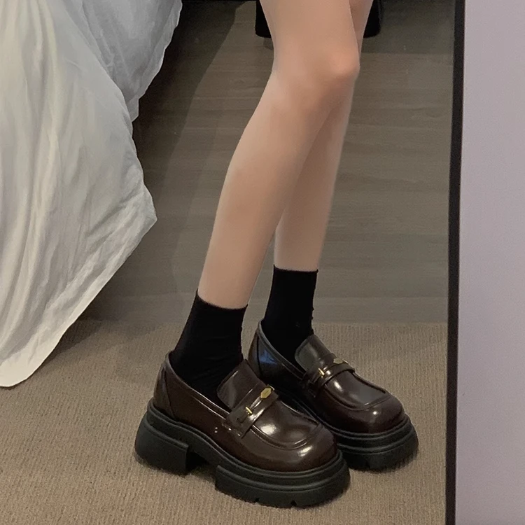 英伦风厚底乐福鞋女2025春秋季新款通勤复古高级感黑色百搭小皮鞋