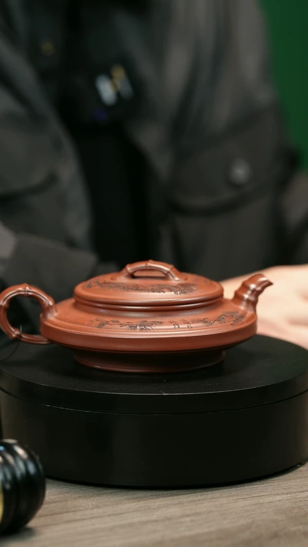 茶壶紫砂街*H2242李小琴龙血砂刻绘虚扁