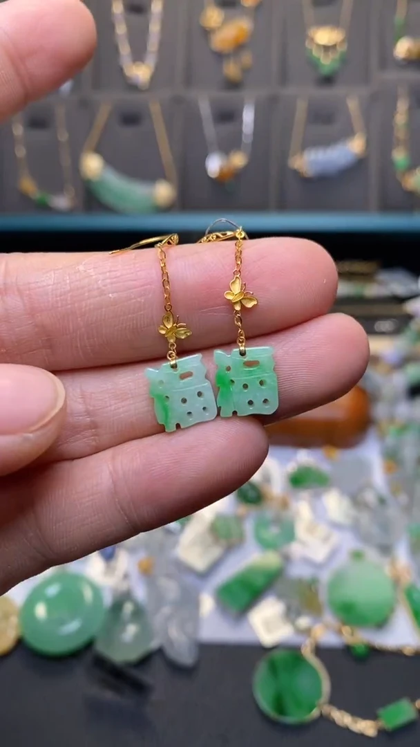 颈饰18K金镶嵌翡翠40165