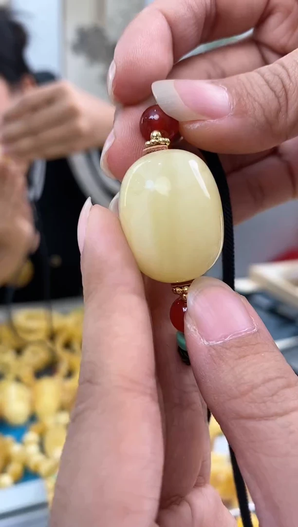 【闪购商品】蜜蜡裸石未镶嵌天然琥珀蜜蜡珠子