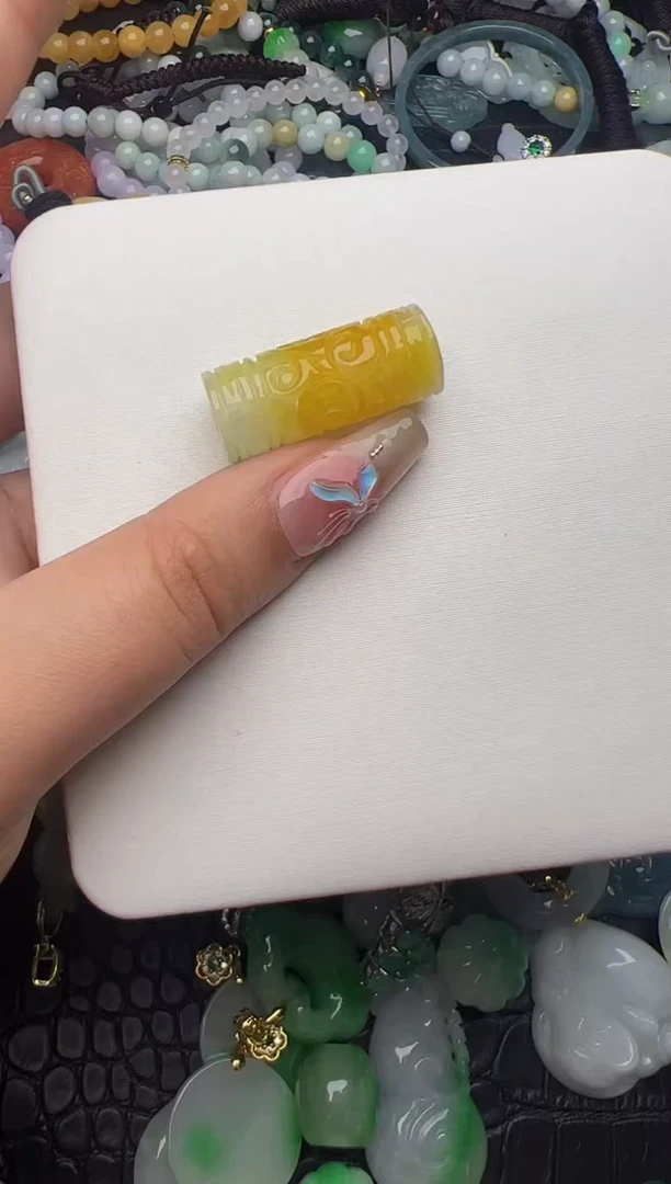 翡翠未镶嵌颈饰天然缅甸翡翠吊坠