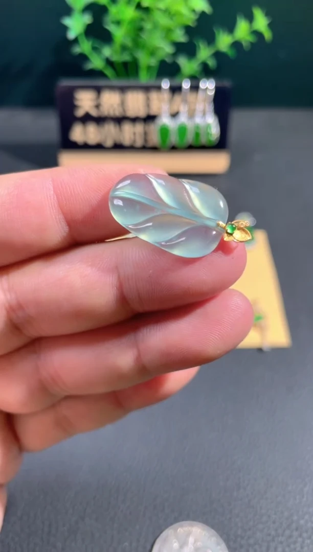 【闪购商品】翡翠颈饰18K金镶嵌翡翠