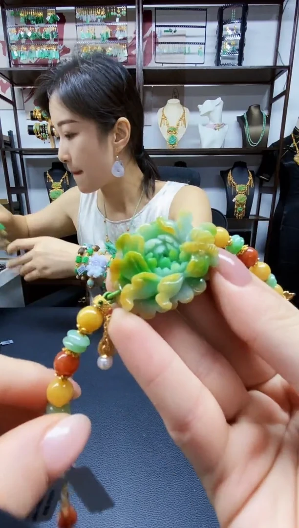 颈饰未镶嵌翡翠翡翠手牌