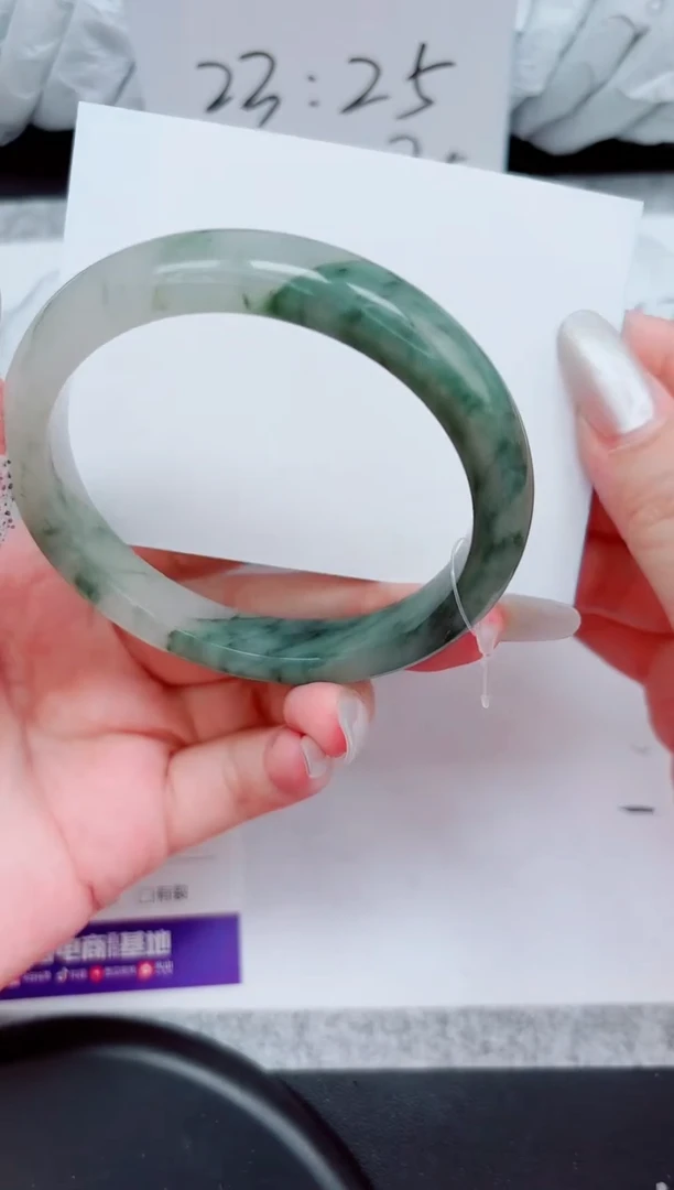 石英质玉手镯未镶嵌137-62