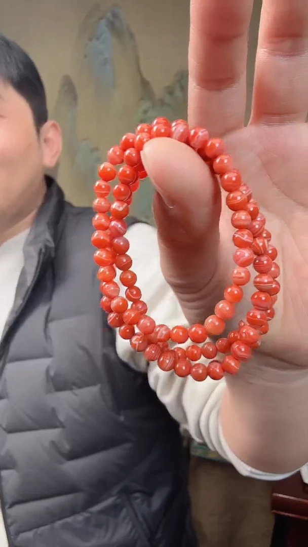 颈饰未镶嵌南红玛瑙.