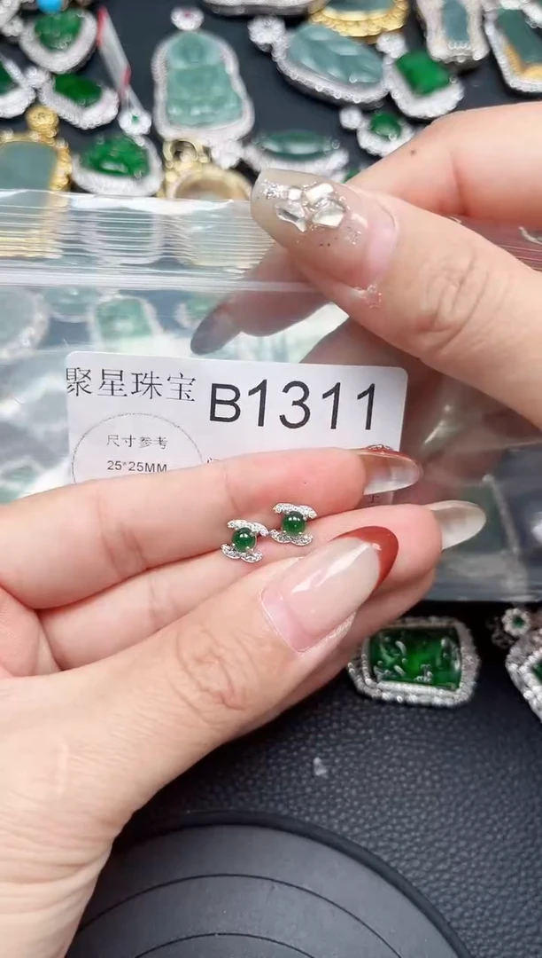 【闪购商品】翡翠颈饰未镶嵌送皮绳1311