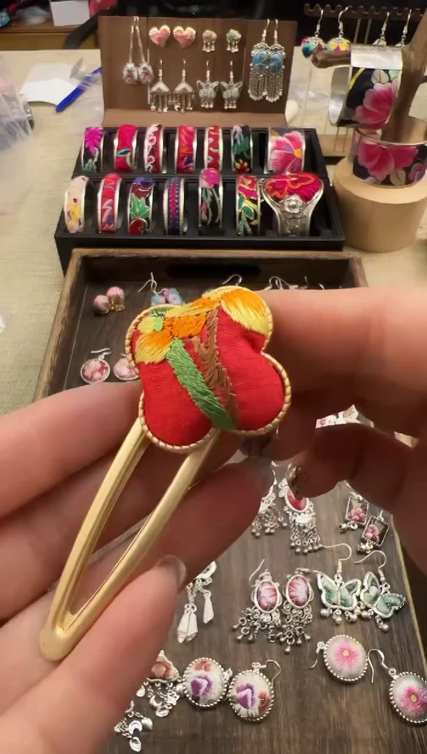 【闪购商品】织绣民族风老绣饰品537