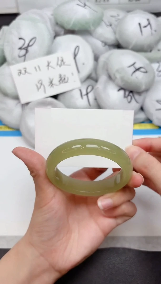 未镶嵌手镯石英质玉229-54.2