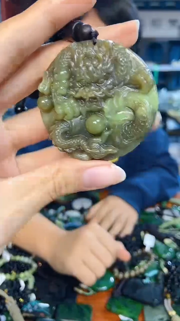 未镶嵌和田玉挂件1